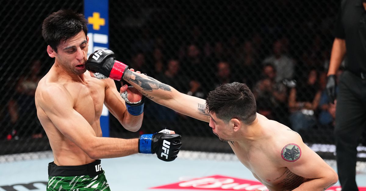 Preview Brandon Moreno Wins Unanimous Decision Against Steve Erceg in Mexico City