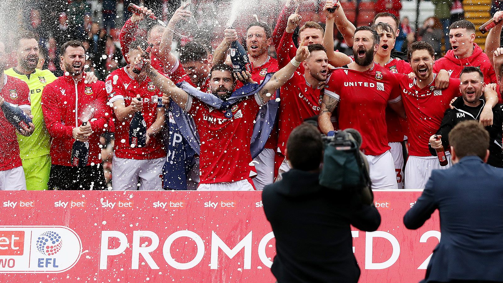 Preview Wrexham AFC’s Promotion Ambitions: League One Race Heats Up