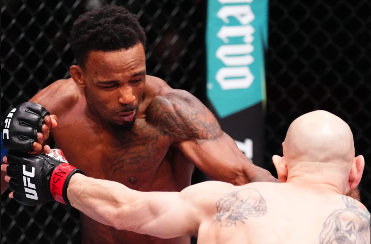 Preview Lerone Murphy Defeats Josh Emmett in UFC Vegas Main Event