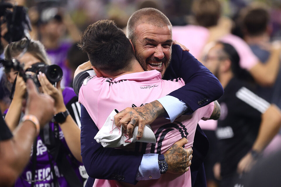 Preview David Beckham Gifts Aryna Sabalenko Personalized Inter Miami Jersey