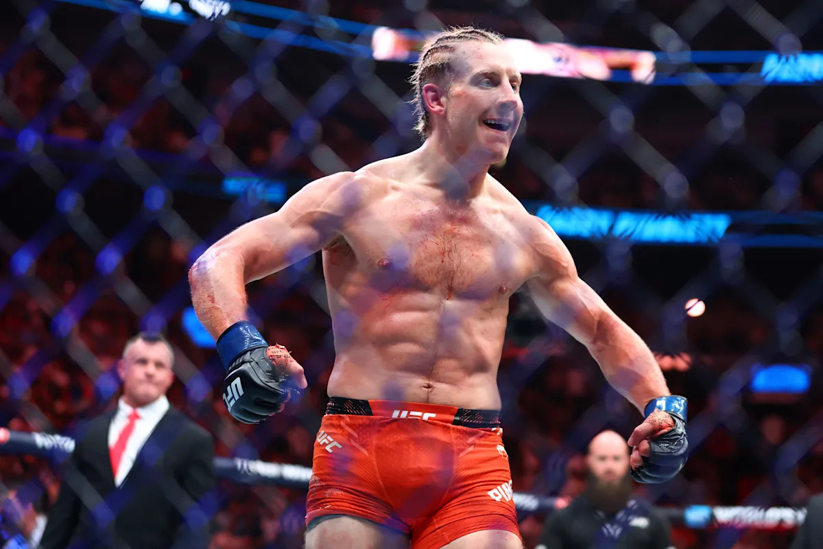 Preview Dustin Poirier Analyzes Michael Chandler’s Future After UFC 314 Loss: ‘It Was a Beating’