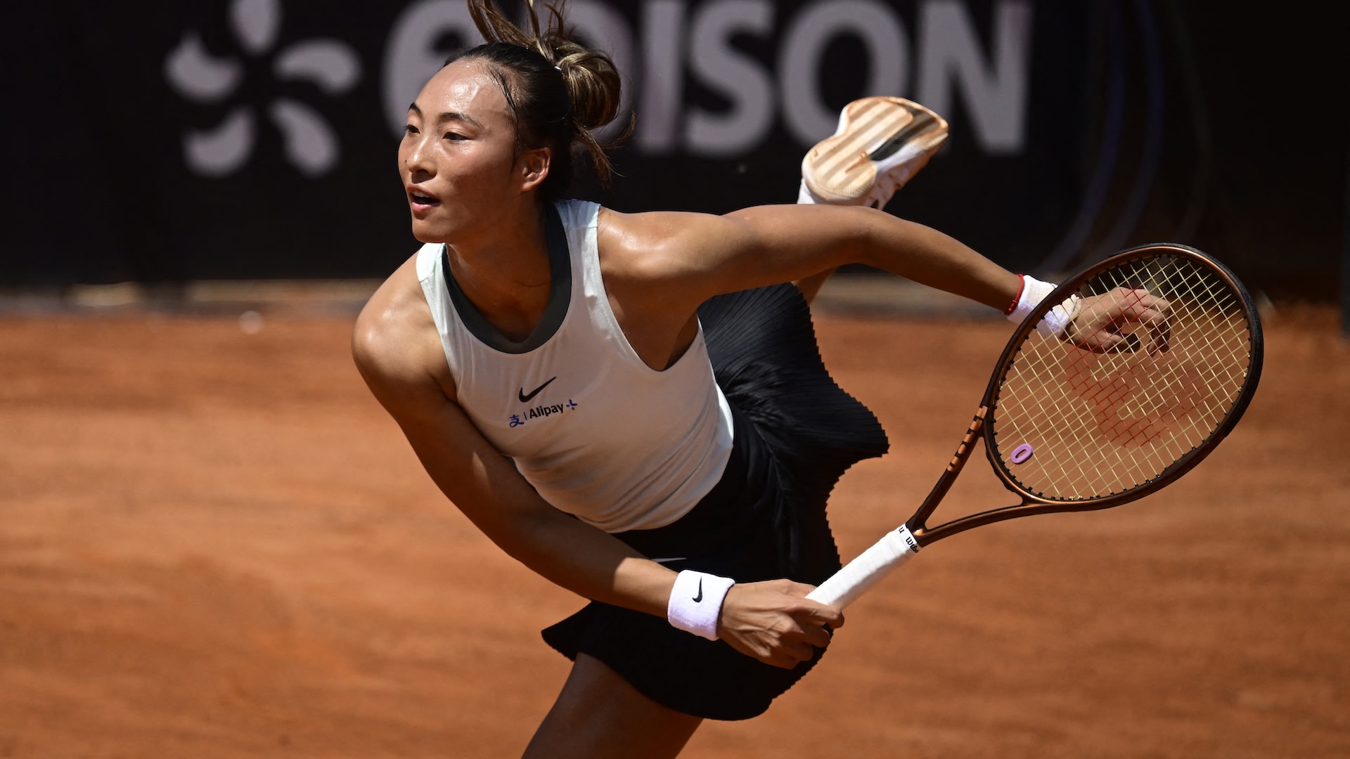 Preview Zheng Qinwen Adds Former Ferrero and Berrettini Physio to Team