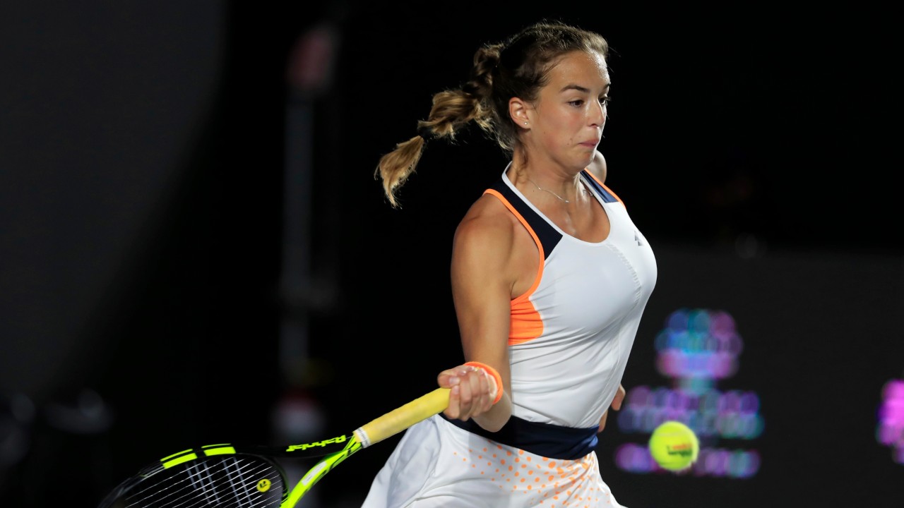 Preview Lucia Bronzetti Achieves Tour-Leading Third Win vs. Former/Current World No. 1