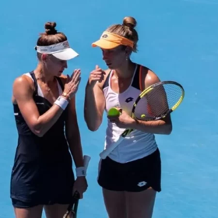 Kudermetova and Mertens Begin Madrid Doubles Campaign with Victory