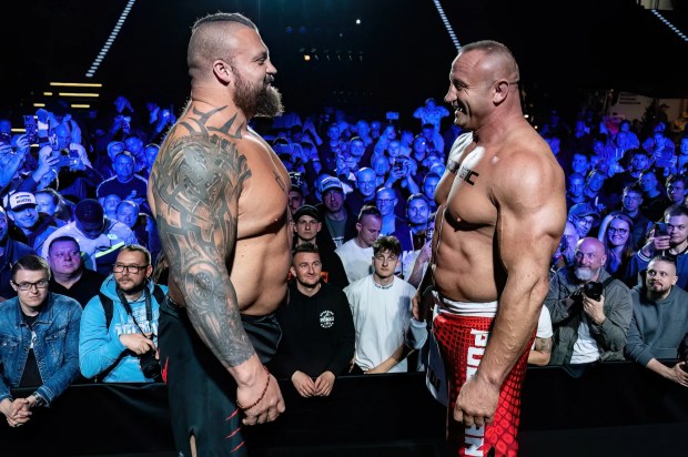 Preview Eddie Hall Knocks Out Mariusz Pudzianowski in Stunning KSW 105 Debut