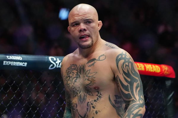 Preview Anthony Smith’s Retirement Fight Ends Abruptly Against Zhang Mingyang