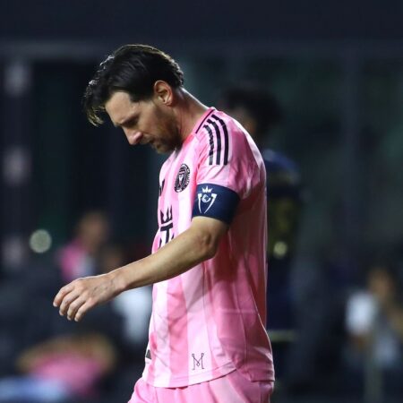 Lionel Messi, Inter Miami eliminated from Concacaf Champions Cup semis in ugly loss to Vancouver Whitecaps
