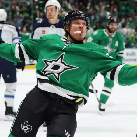 Mikael Granlund’s Hat Trick Leads Stars Past Jets; Headlines 3 Stars of the Night