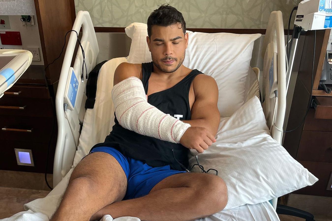Preview Disturbing Toe Injury Sustained by Melquizael Costa Post-Fight, Dana White Reveals Gruesome Details
