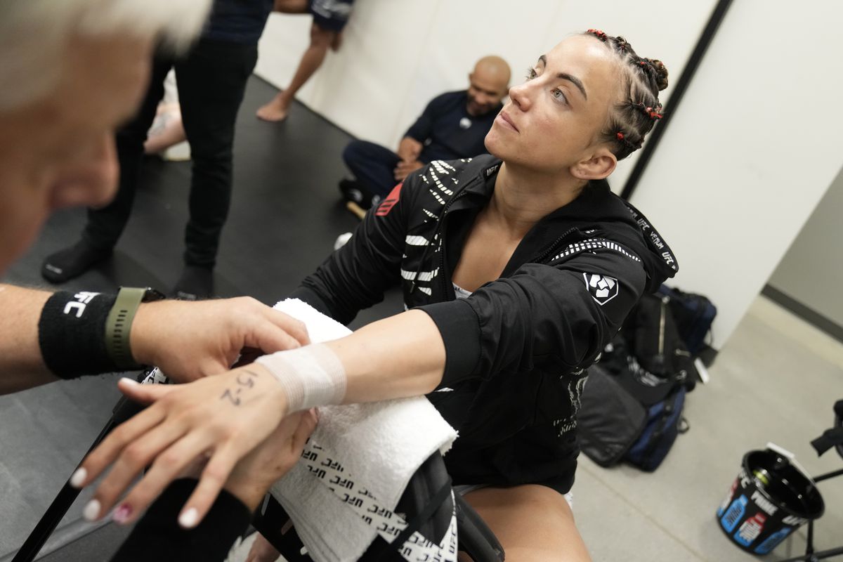 Preview Maycee Barber coach claims it was team’s call to cancel fight: ‘She begged us not to’