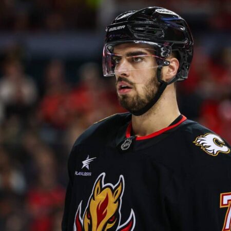 NHL Free Agency Tracker: Jonathan Toews to sign with Jets, Matt Duchene re-signs with Stars