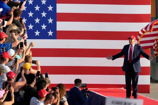 Preview Trump Proposes UFC Event at White House Grounds in 2026