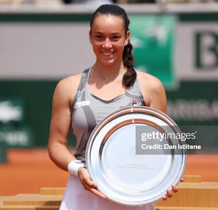 Valentova Claims Porto Crown in Dominant Display