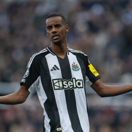 Alexander Isak’s Unsettling Saga: A Tale of Two Clubs, One Transfer Window, and Unanswered Questions