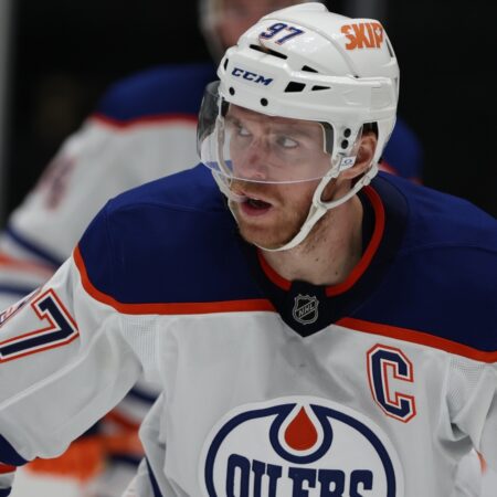 The Unsettling Silence: Connor McDavid’s Looming Free Agency and the Tremors Across the NHL
