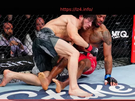 UFC London: Мовсар Евлоев одержал волевую победу над Лероном Мерфи (Основные моменты)