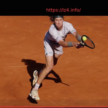 Рублев потерпел поражение от Фиса в решающем матче турнира в Барселоне